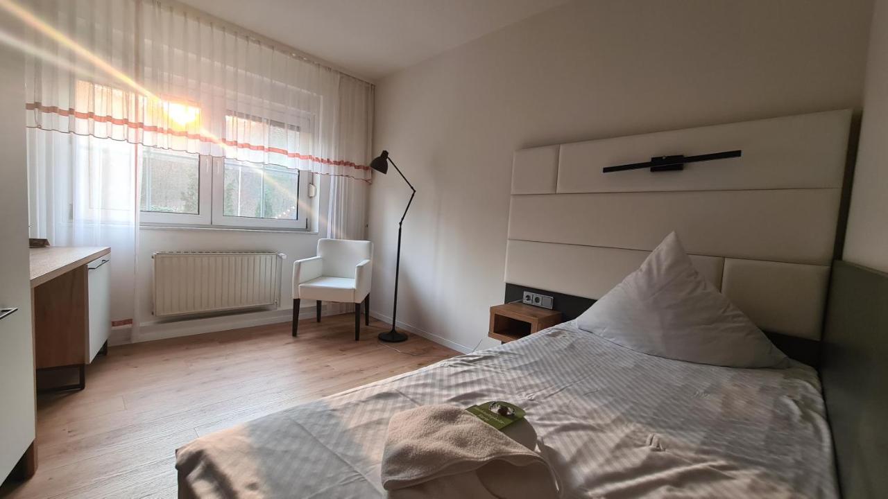 Hotel Am Wald B&B Михендорф Экстерьер фото