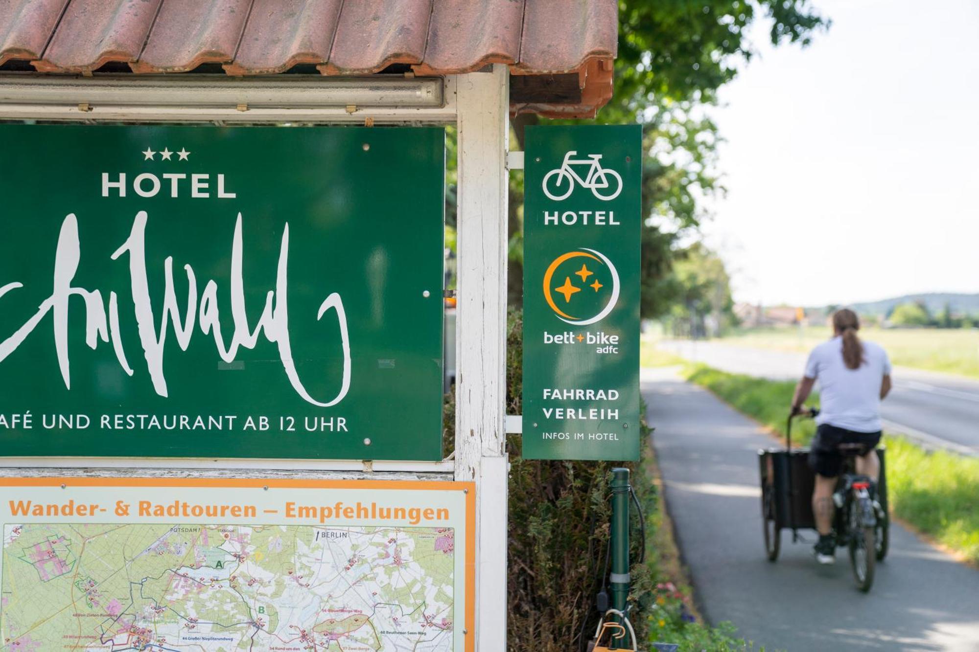 Hotel Am Wald B&B Михендорф Экстерьер фото